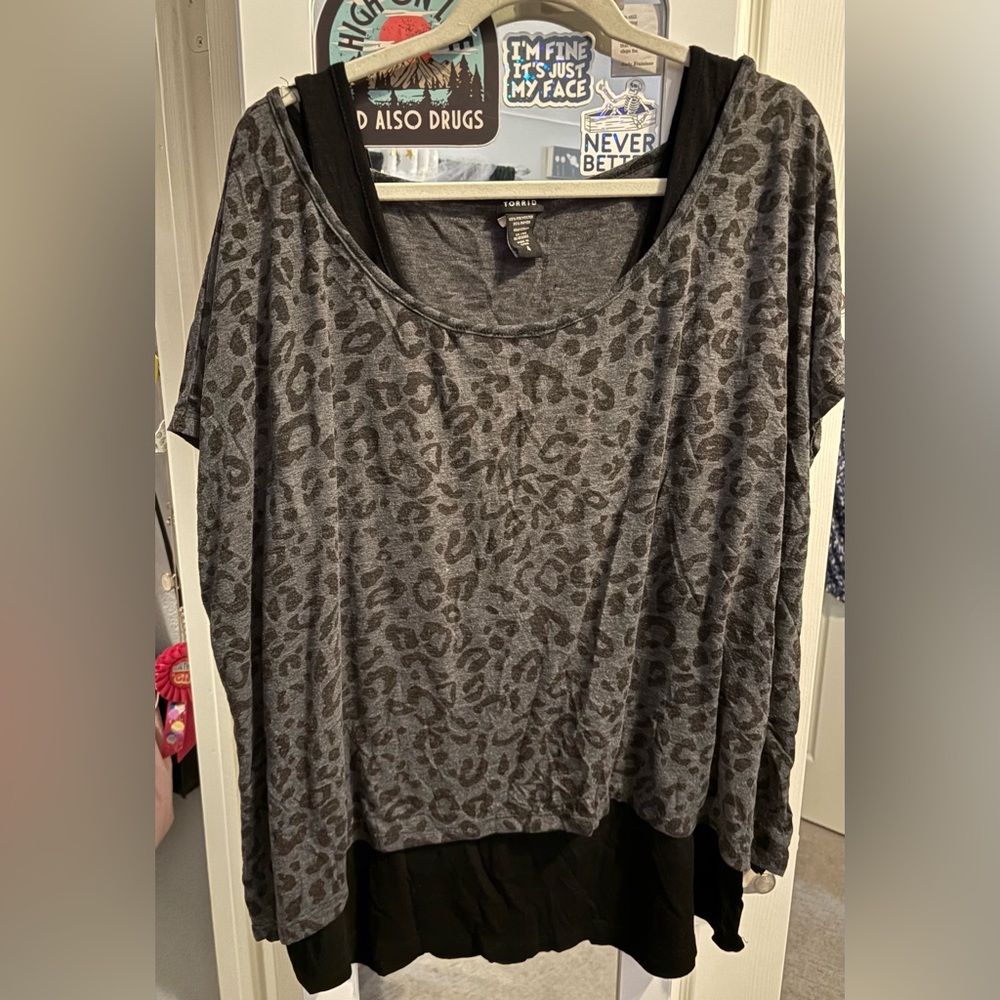 218- torrid 4- grey leopard off shoulder layered top